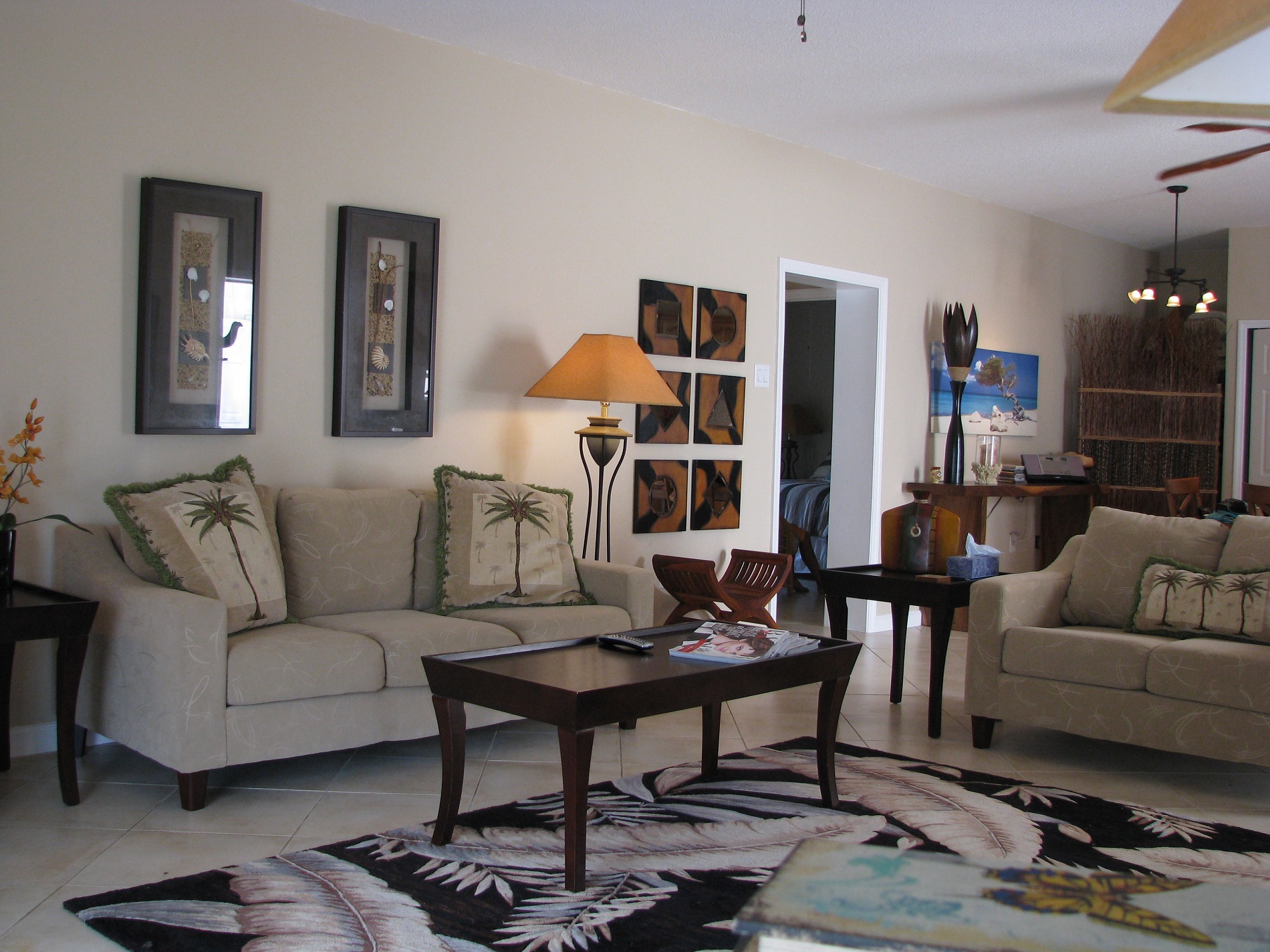Beautiful living room in the St. Christopher Club Beautifully Furnished 2 Bed 1 Bath Student Rentals