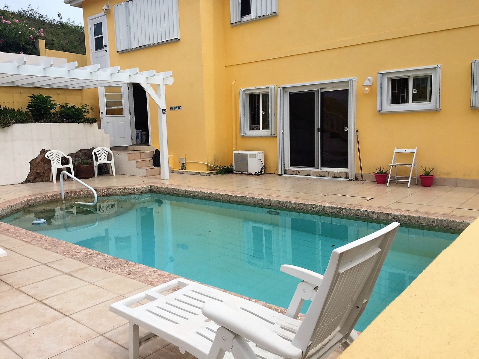 Pool area in the Oasis in the Tropics  2 Bed  and 2 and a Half Bath Apartment Student Rentals