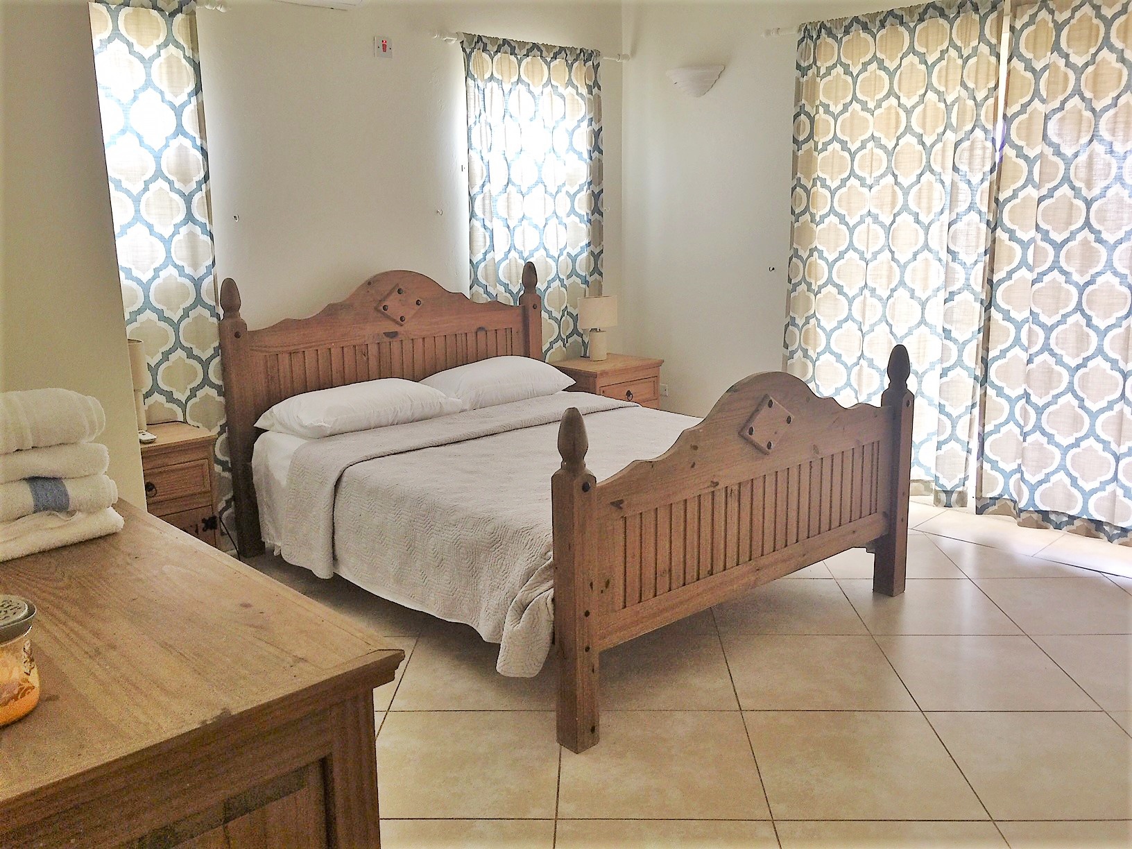 Upstairs Bedroom in the Oasis in the Tropics  2 Bed  and 2 and a Half Bath Apartment Student Rentals